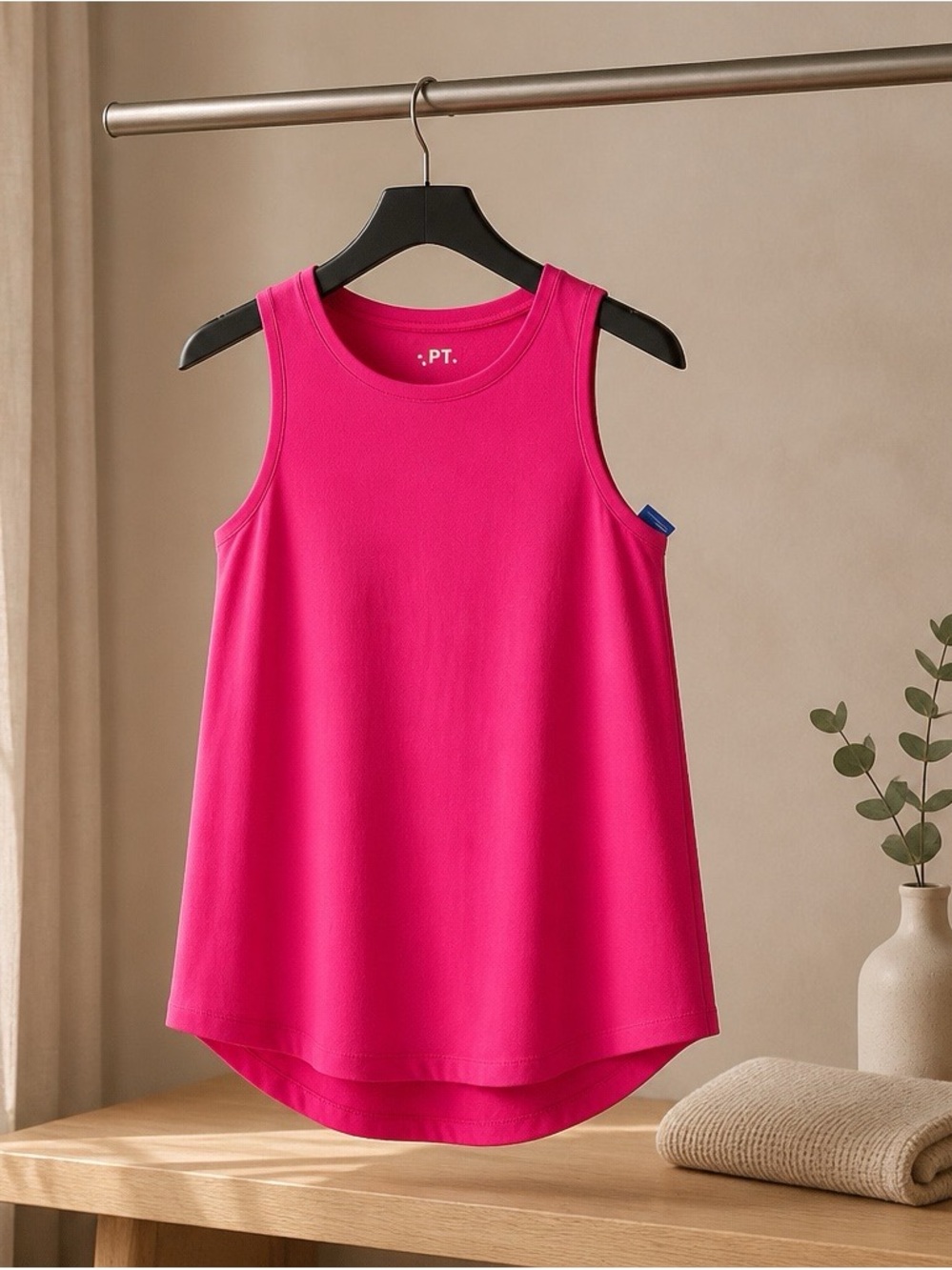 Apt. 9 ~ Sleeveless Scoop-Neck Tank Top in Hot Pink